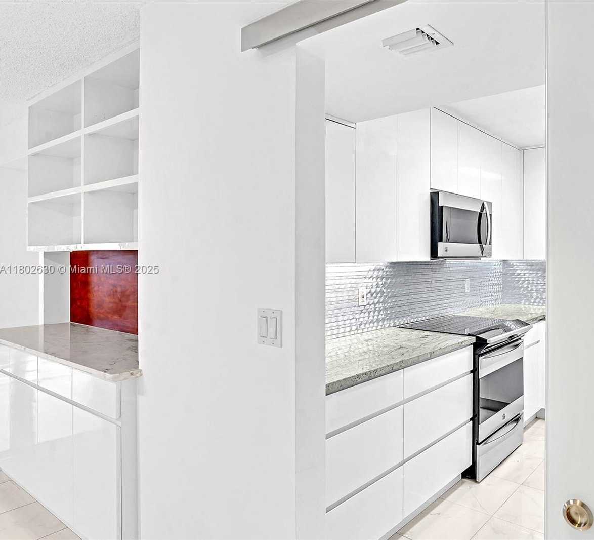 Small Image of 2500 PARKVIEW DR #1219, Hallandale Beach Number 2