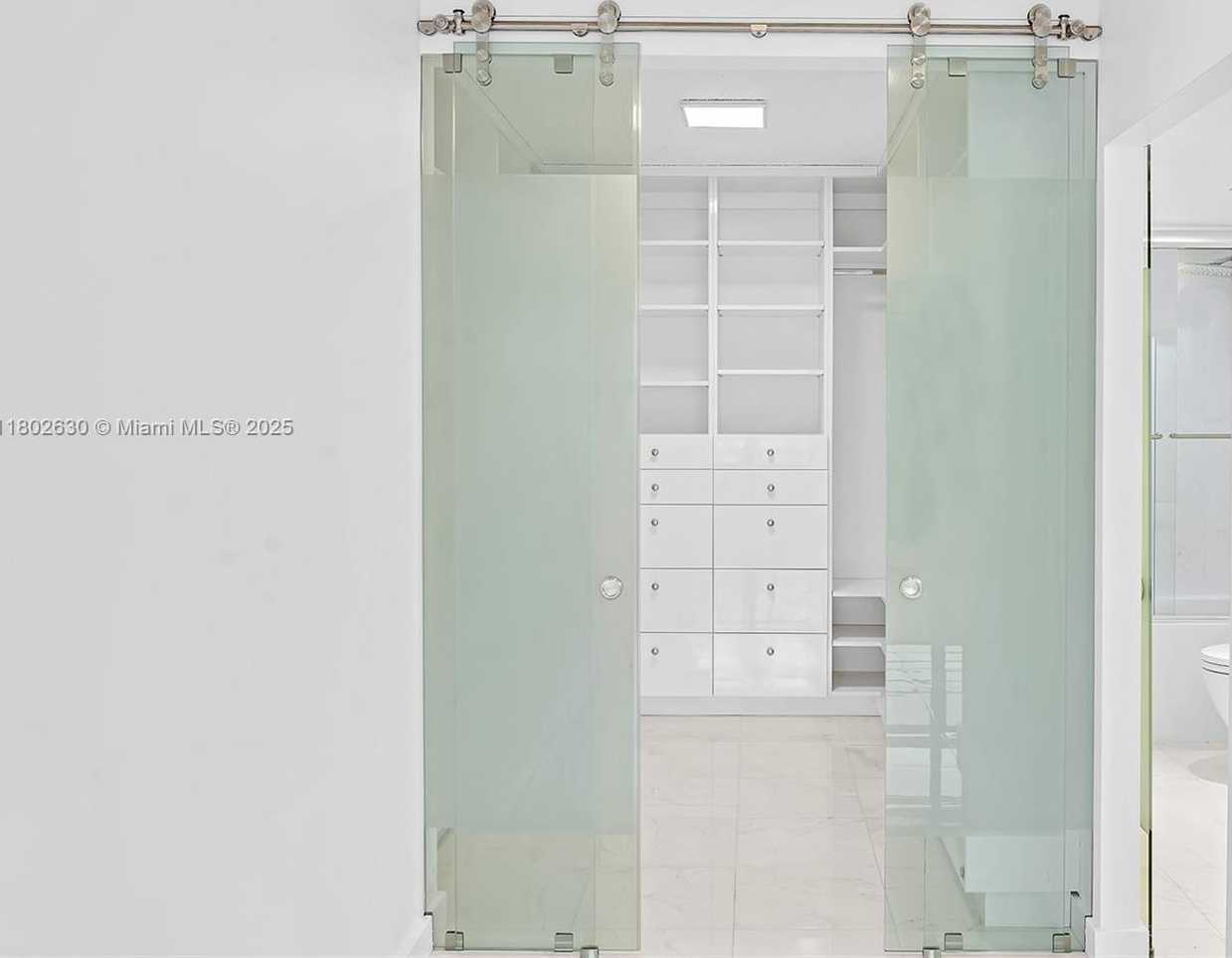 Small Image of 2500 PARKVIEW DR #1219, Hallandale Beach Number 23