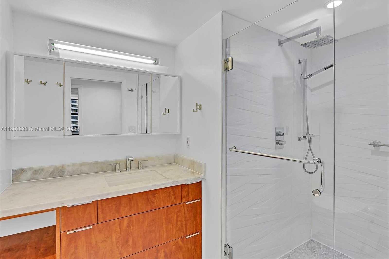 Small Image of 2500 PARKVIEW DR #1219, Hallandale Beach Number 29