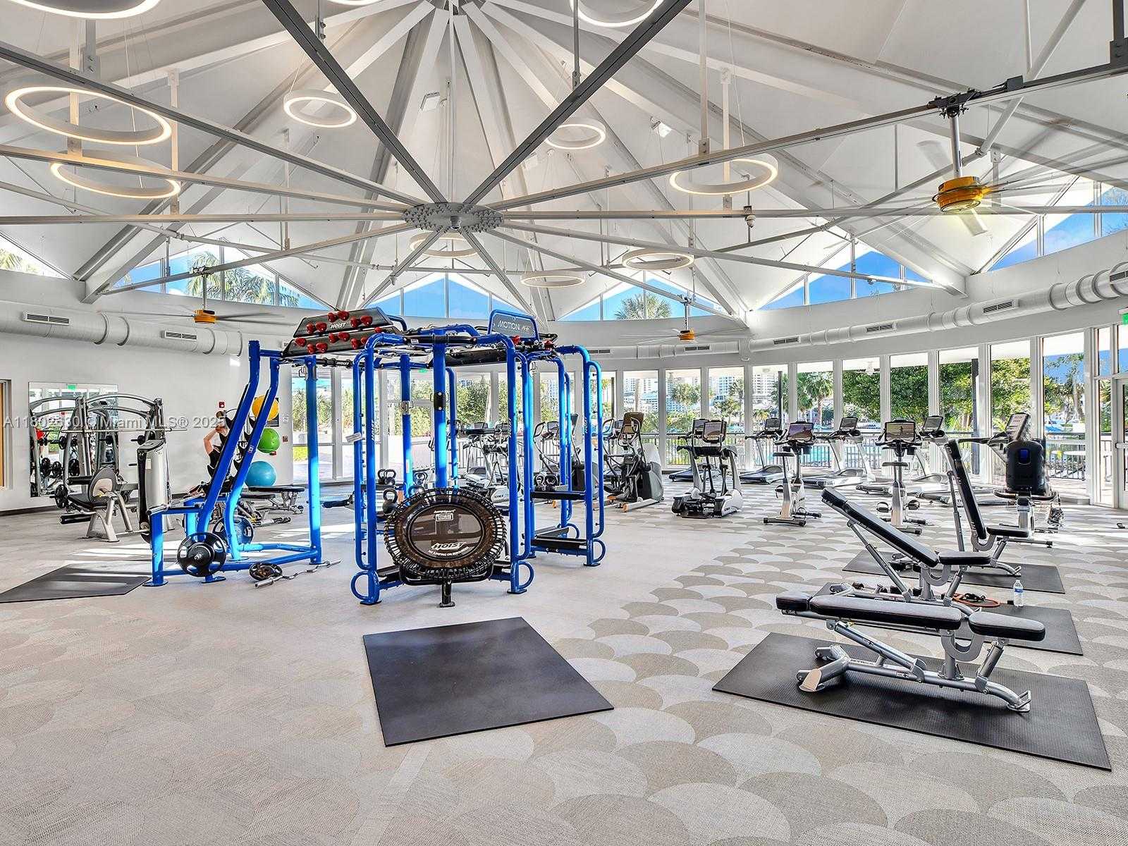 Small Image of 2500 PARKVIEW DR #1219, Hallandale Beach Number 35