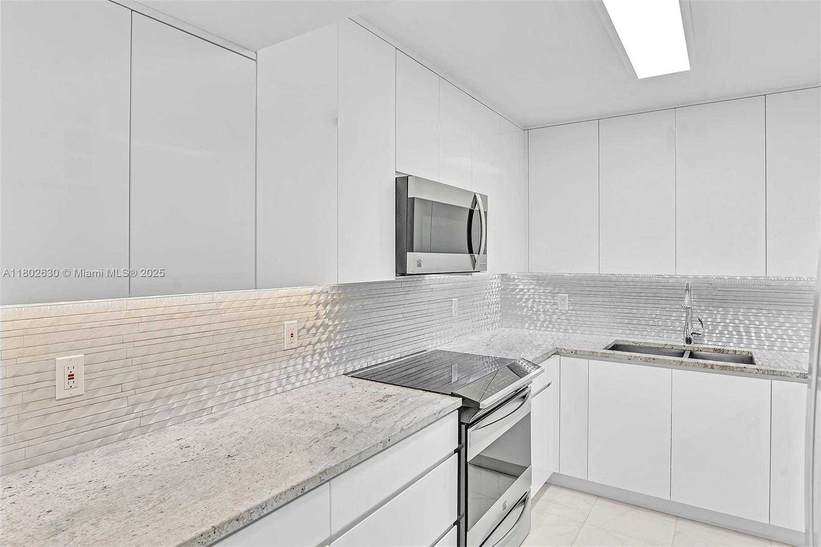 Small Image of 2500 PARKVIEW DR #1219, Hallandale Beach Number 4
