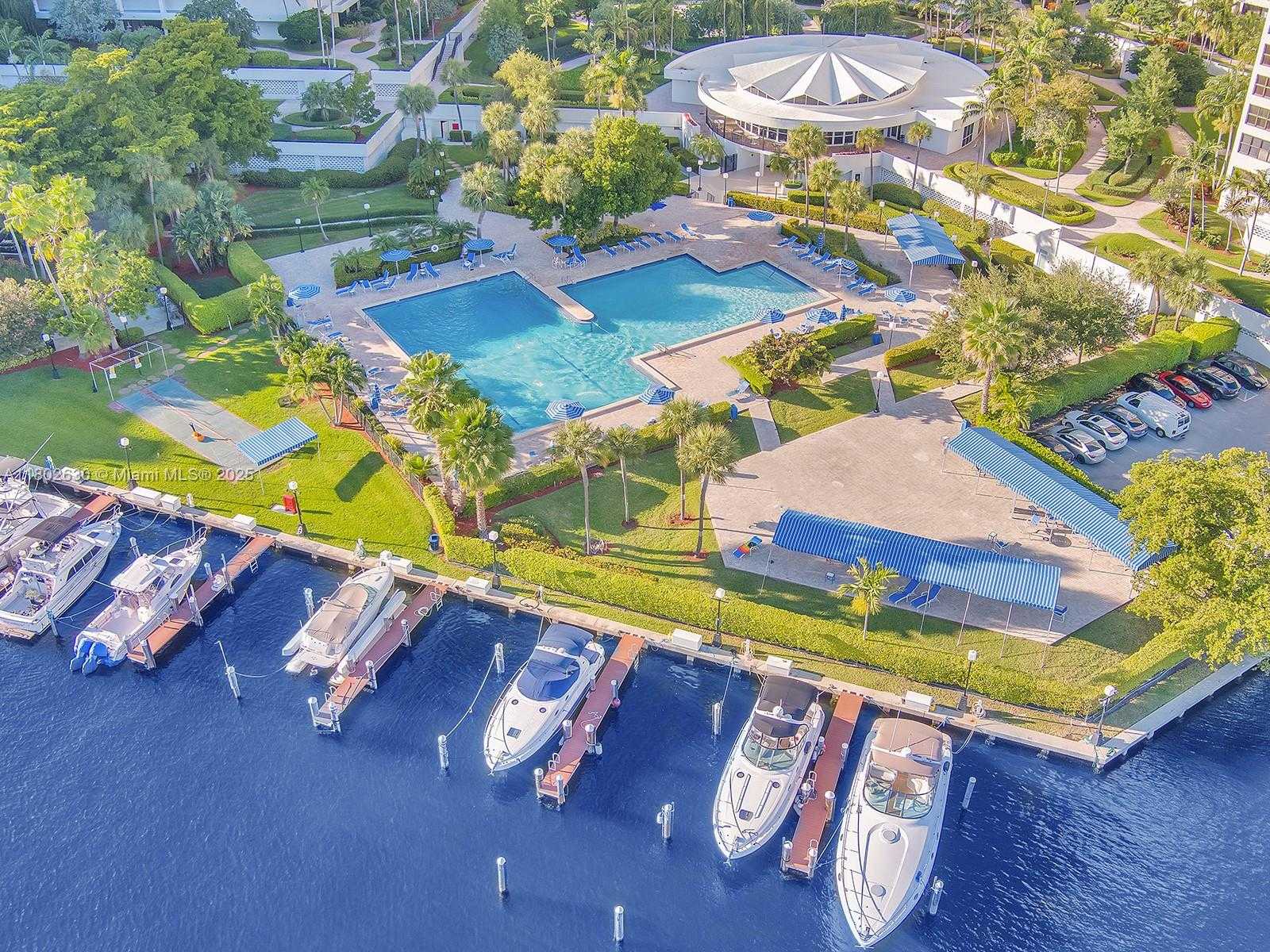 Small Image of 2500 PARKVIEW DR #1219, Hallandale Beach Number 54