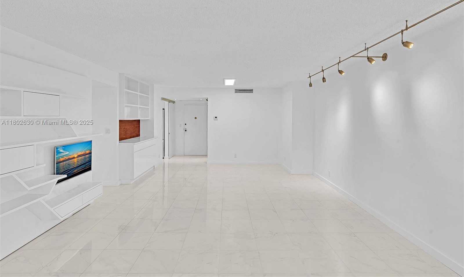 Small Image of 2500 PARKVIEW DR #1219, Hallandale Beach Number 9