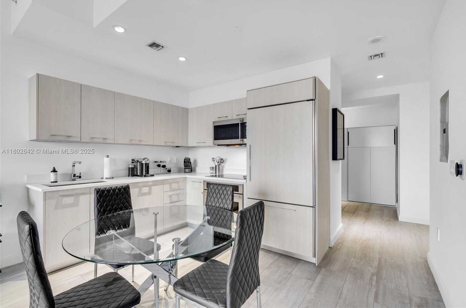 Small Image of 45 SOUTH WEST 9TH ST #4410, Miami Number 15