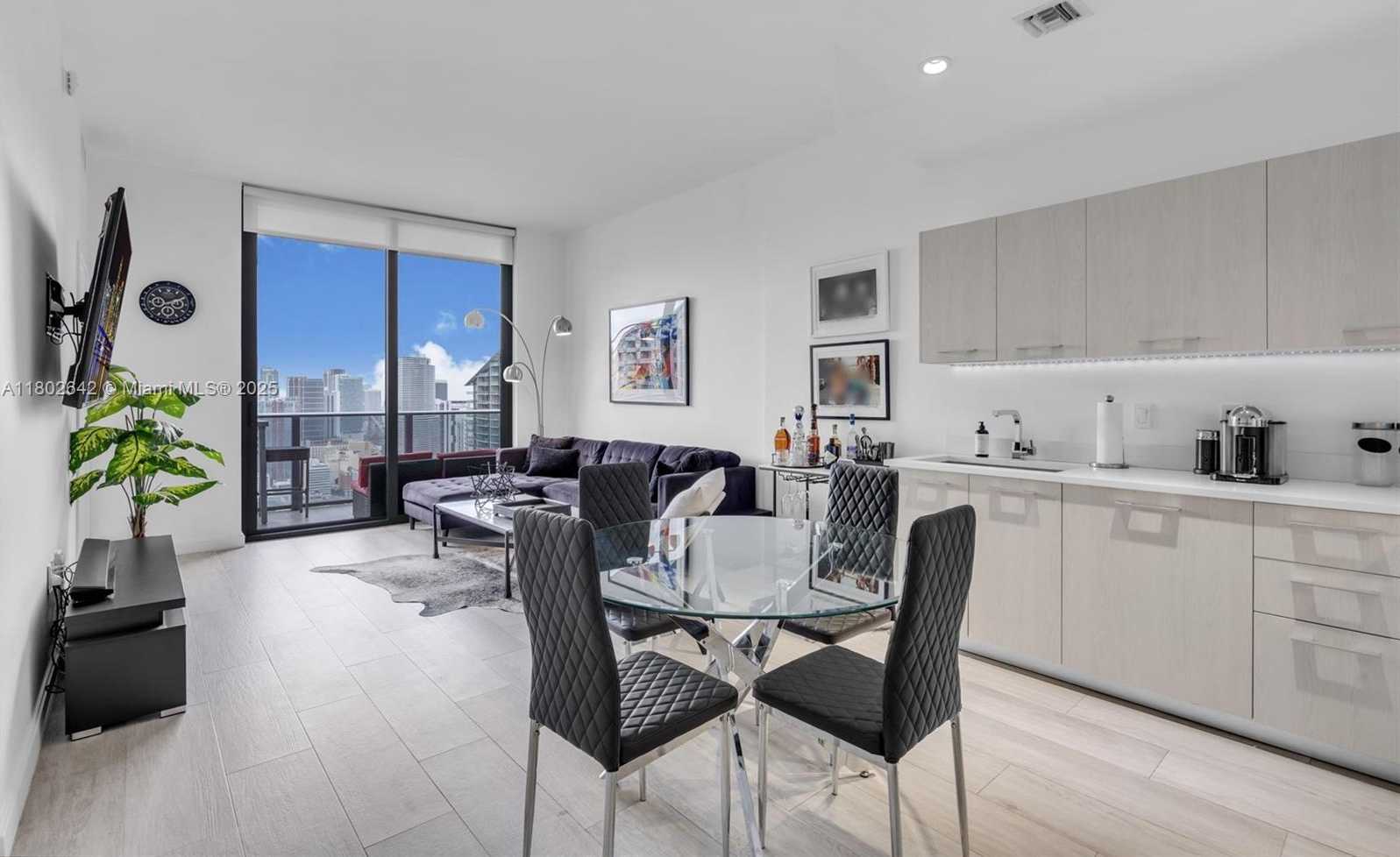 Small Image of 45 SOUTH WEST 9TH ST #4410, Miami Number 17