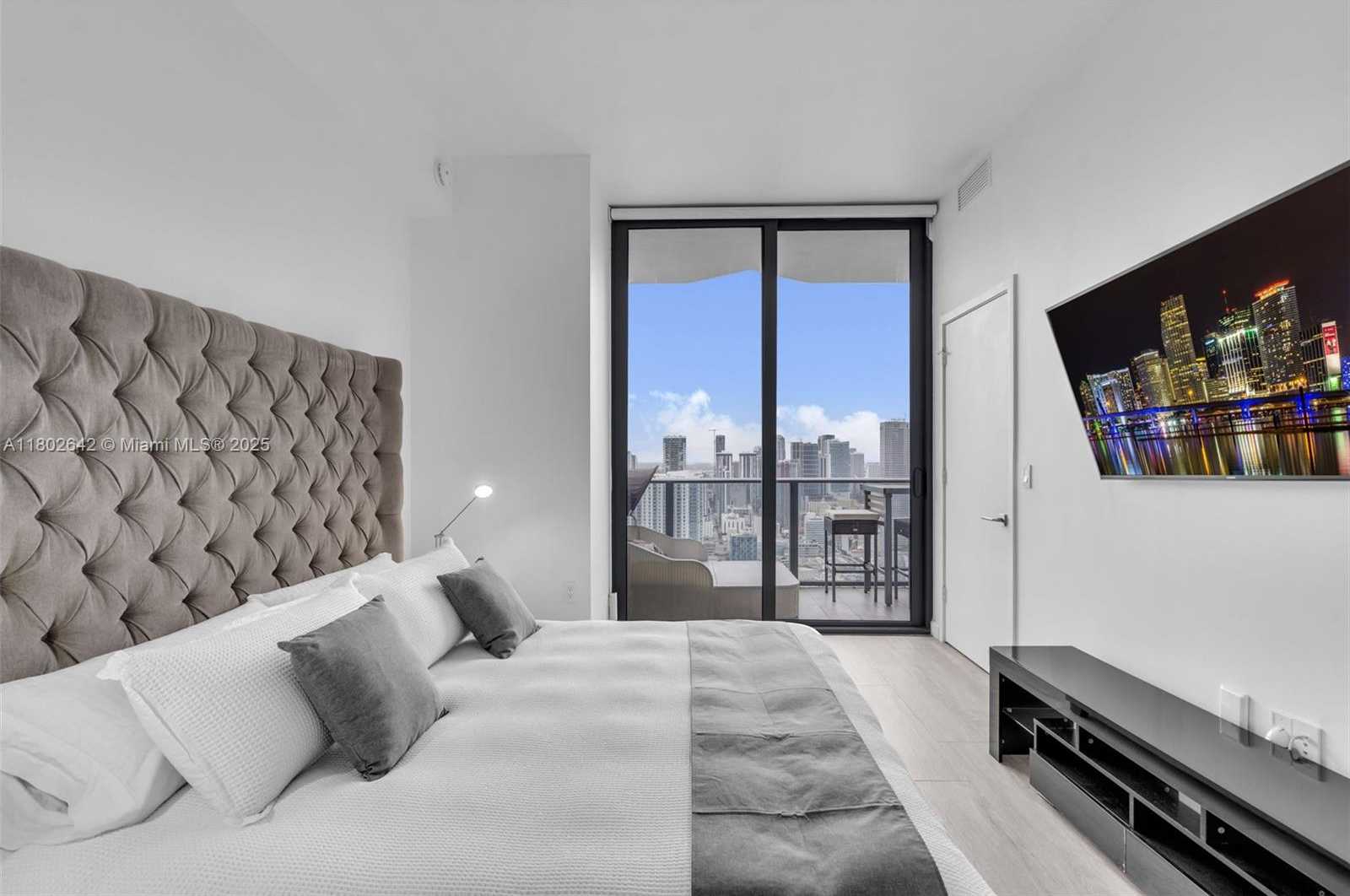 Small Image of 45 SOUTH WEST 9TH ST #4410, Miami Number 9
