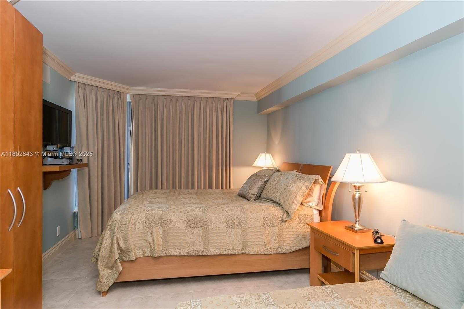 Small Image of 19195 NORTH EAST 36TH CT #3009, Aventura Number 26