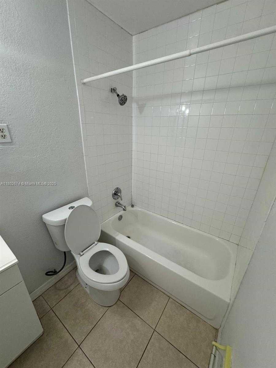 Small Image of 1451 NORTH EAST 170TH ST #210A, North Miami Beach Number 3