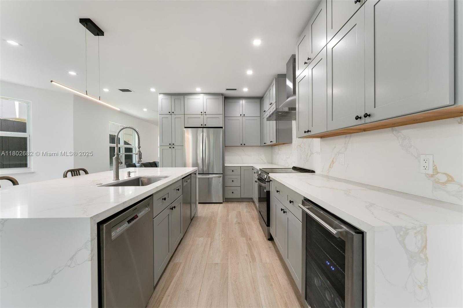 Small Image of 3125 PAOLA DR #15, Miami Number 11