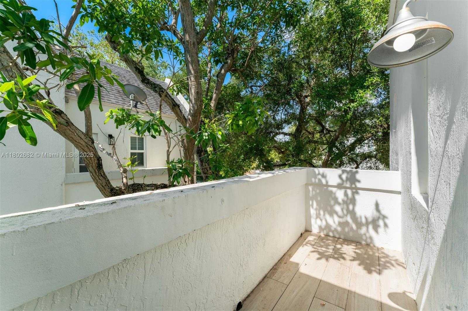 Small Image of 3125 PAOLA DR #15, Miami Number 18