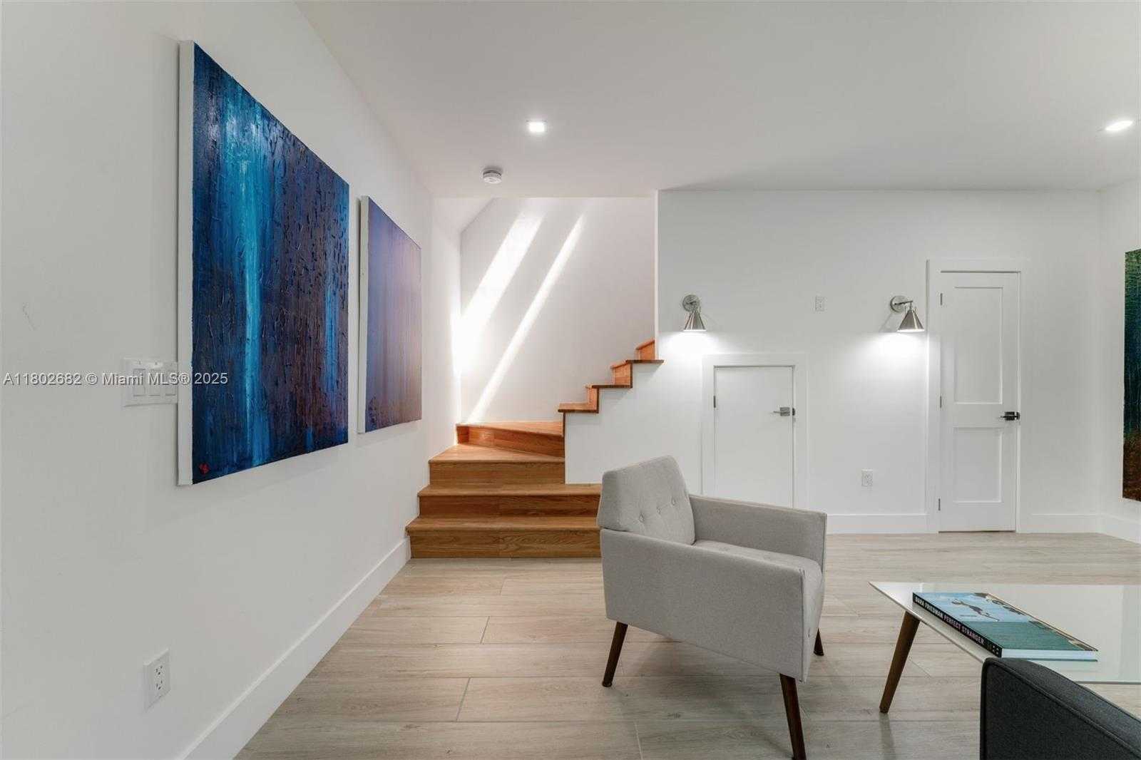 Small Image of 3125 PAOLA DR #15, Miami Number 4