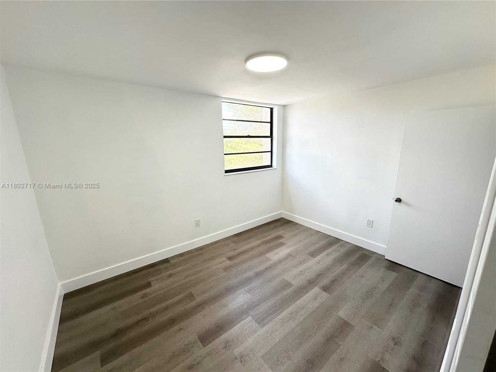 Small Image of 3561 SOUTH WEST 117 AVE #7-408, Miami Number 16