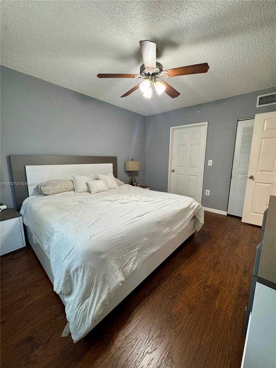 Small Image of 1900 VAN BUREN ST #211B, Hollywood Number 11