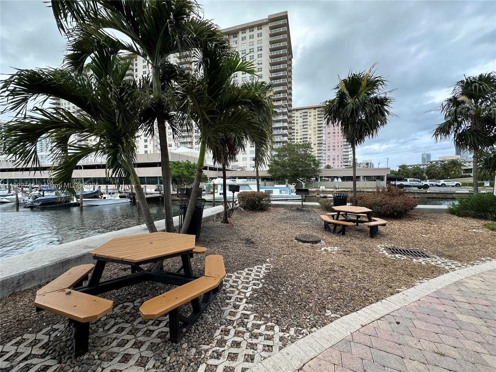 Small Image of 17150 #2118, Sunny Isles Beach Number 13