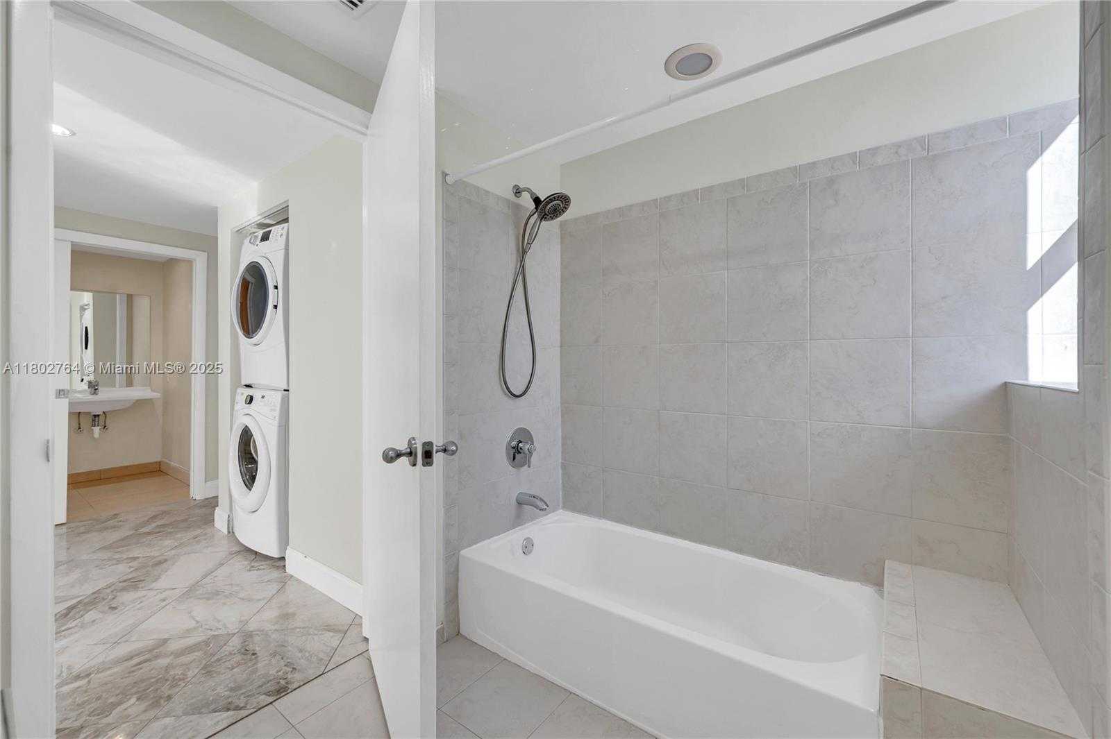 Small Image of 7929 WEST DR #401, North Bay Village Number 15