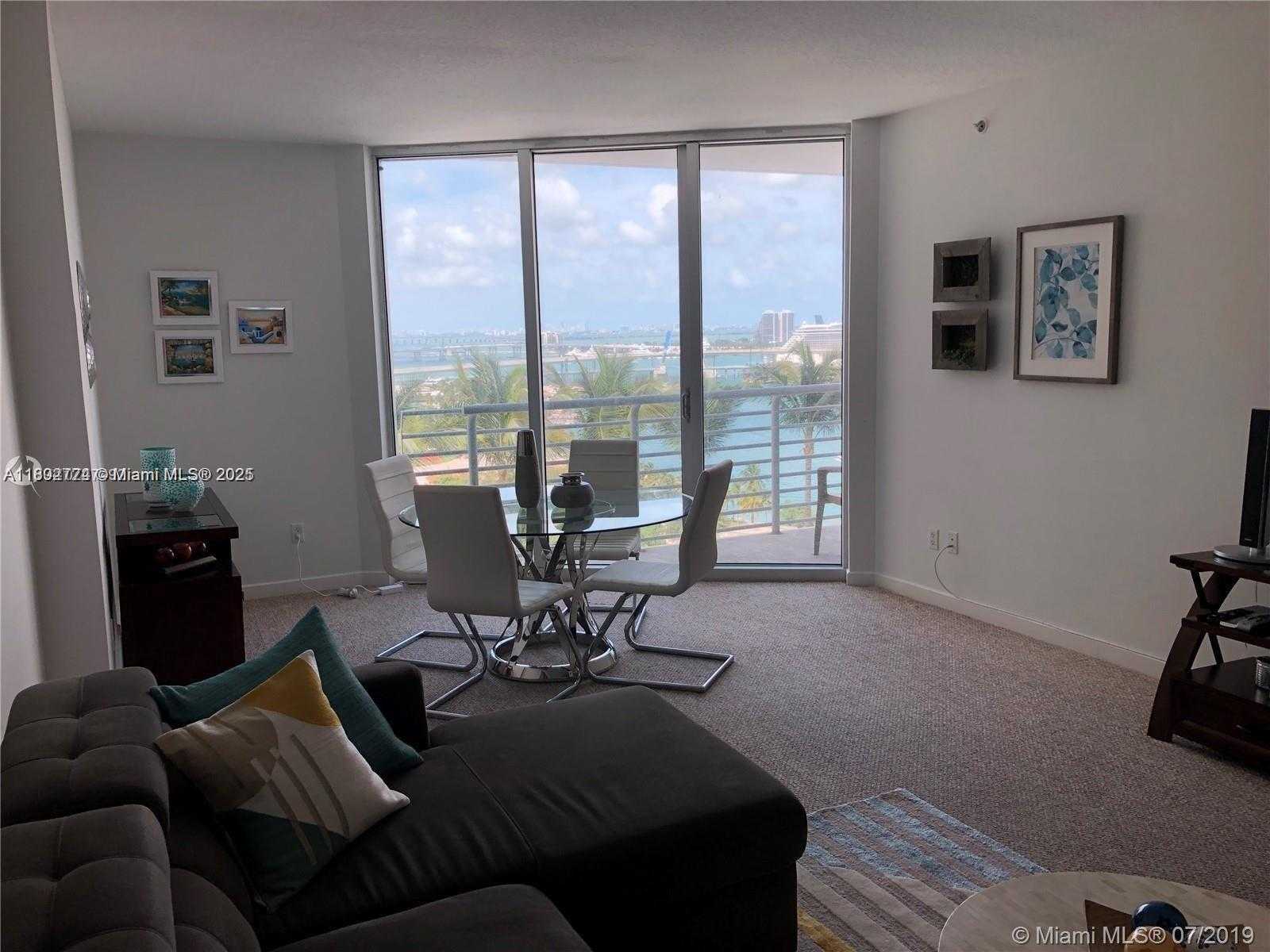 Small Image of 325 SOUTH BISCAYNE BLVD #1716, Miami Number 3
