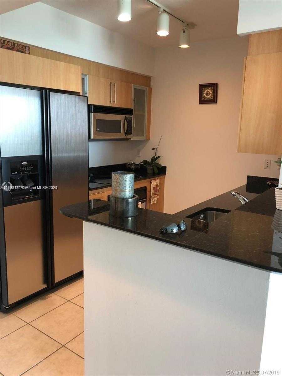 Small Image of 325 SOUTH BISCAYNE BLVD #1716, Miami Number 4