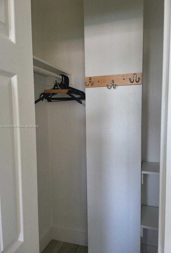 Small Image of 220 KINGS POINT DR #407, Sunny Isles Beach Number 12