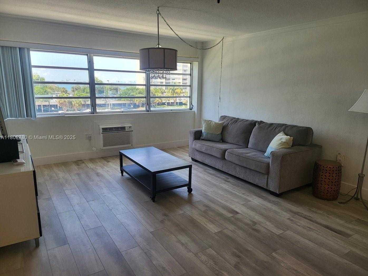 Small Image of 220 KINGS POINT DR #407, Sunny Isles Beach Number 3