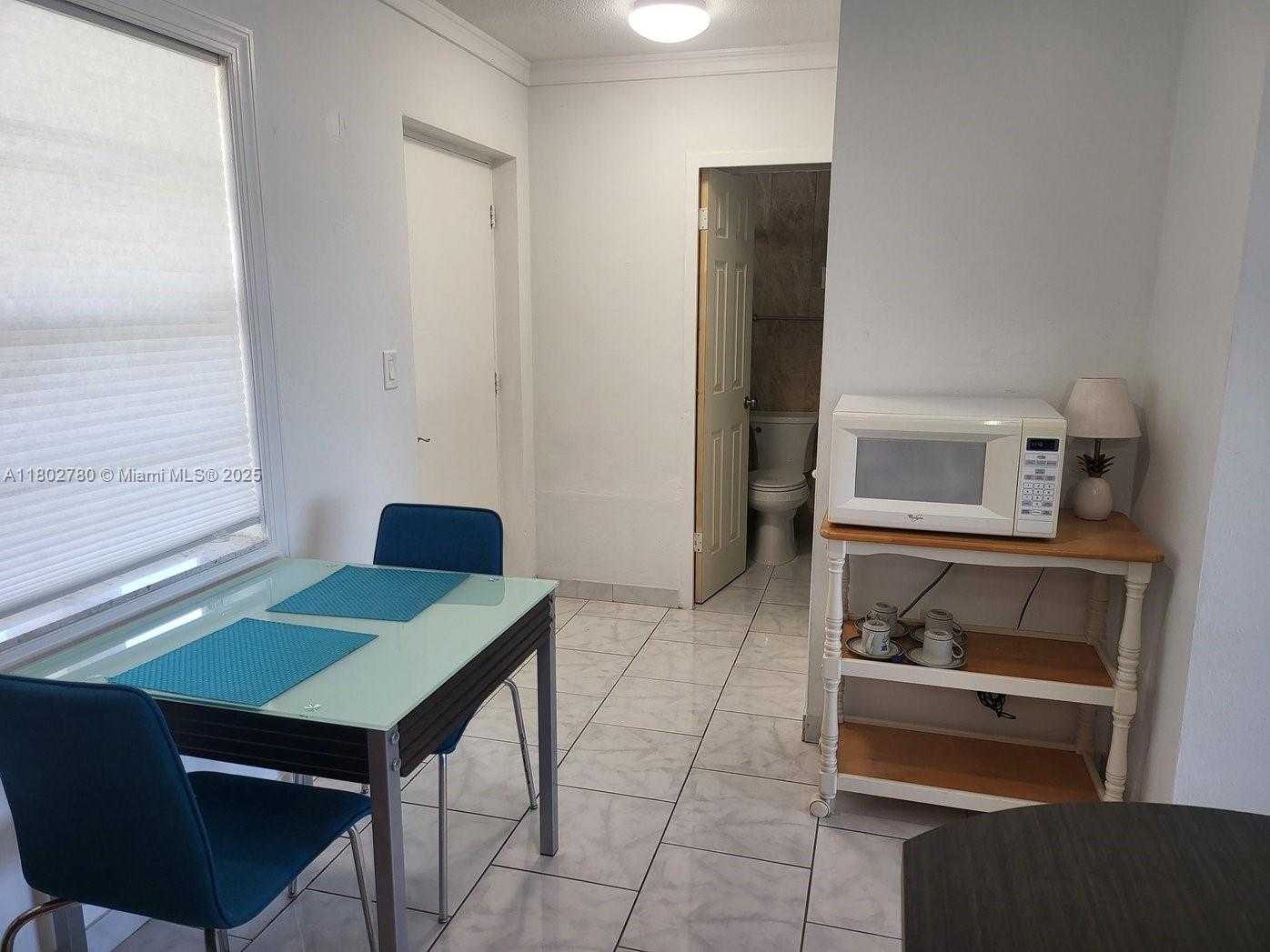 Small Image of 220 KINGS POINT DR #407, Sunny Isles Beach Number 9