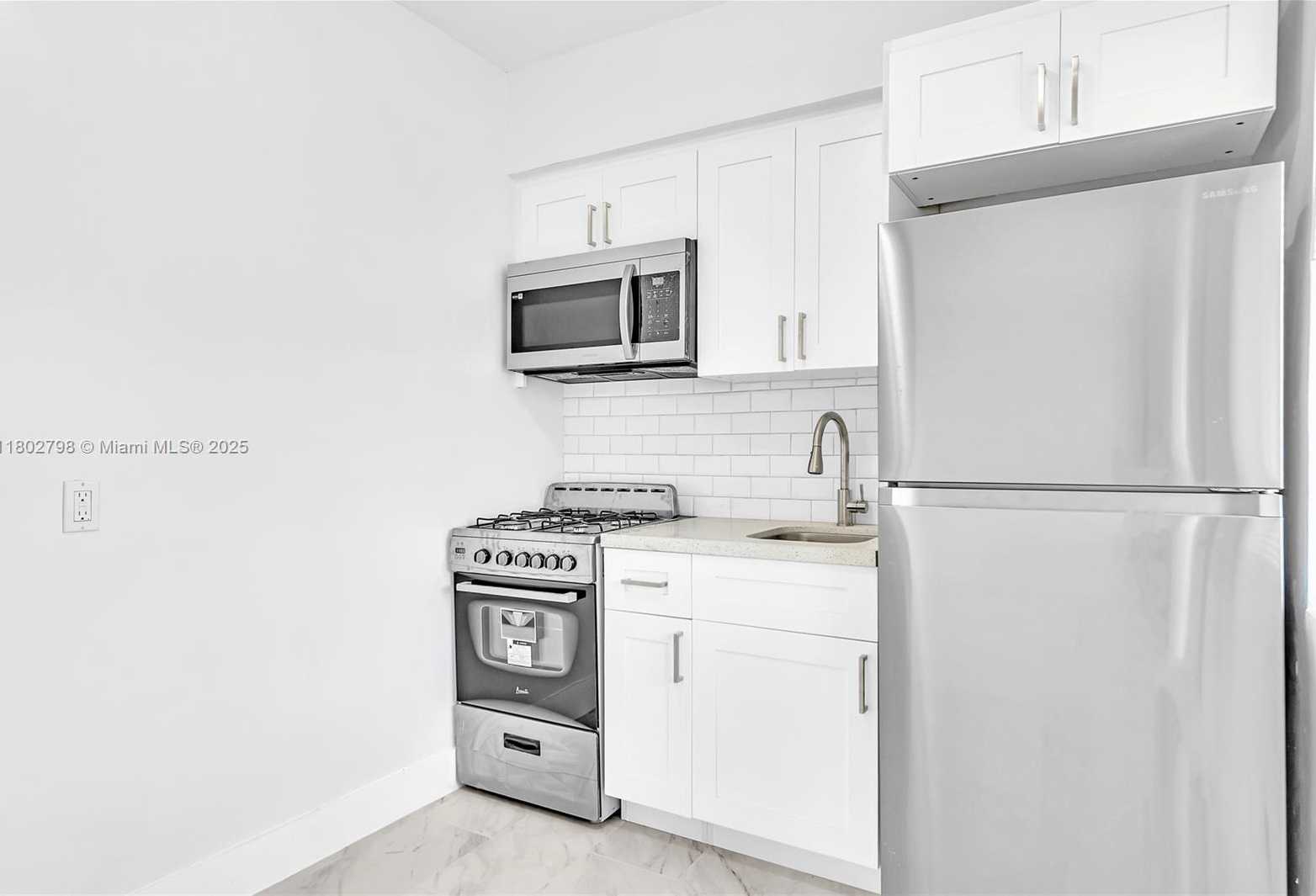 Small Image of 1839 FUNSTON ST #2, Hollywood Number 10