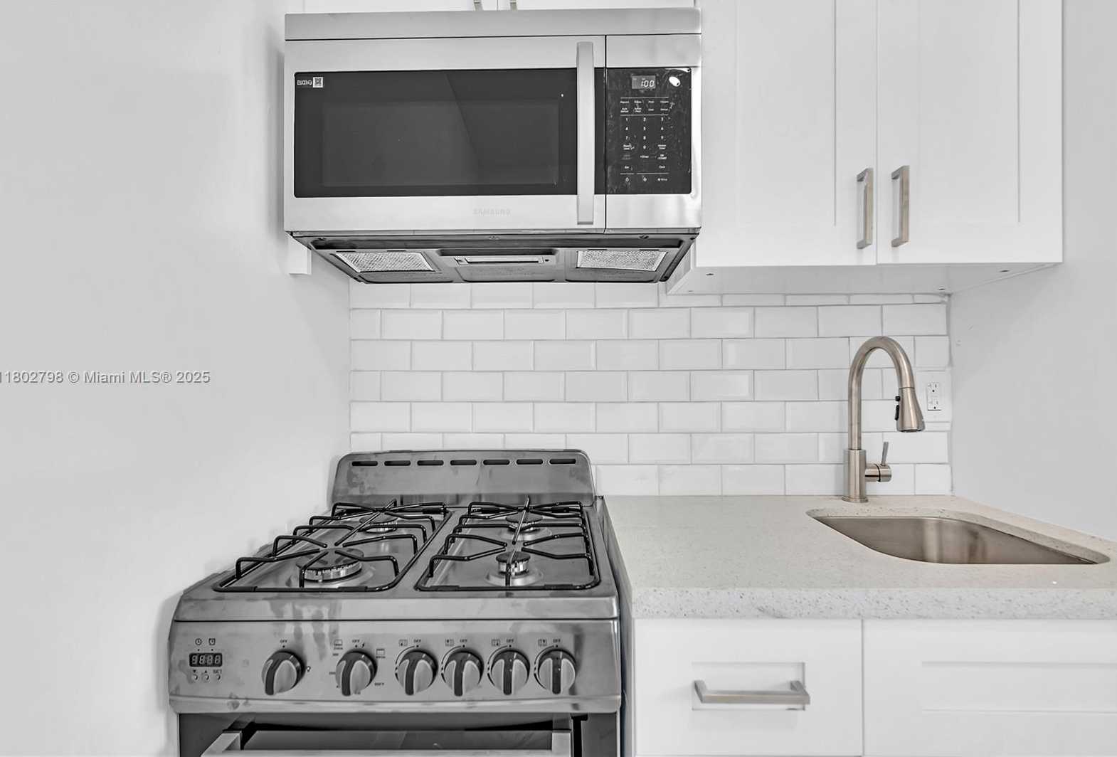 Small Image of 1839 FUNSTON ST #2, Hollywood Number 12