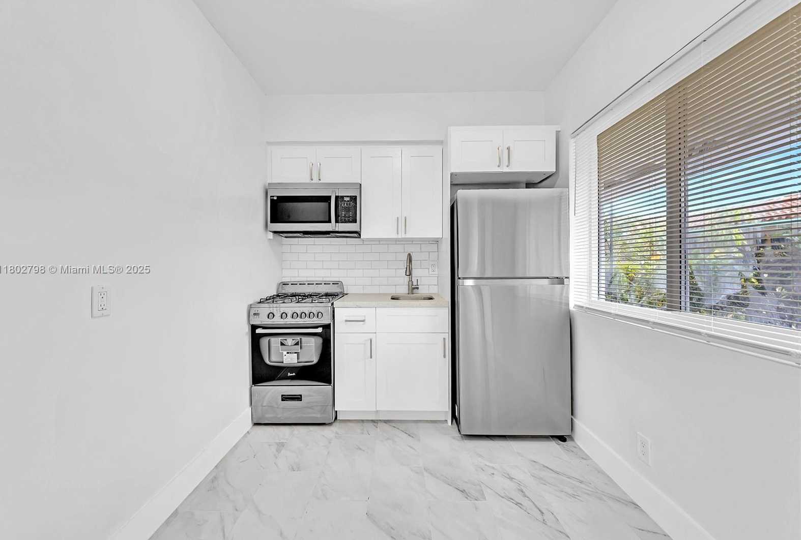 Small Image of 1839 FUNSTON ST #2, Hollywood Number 8