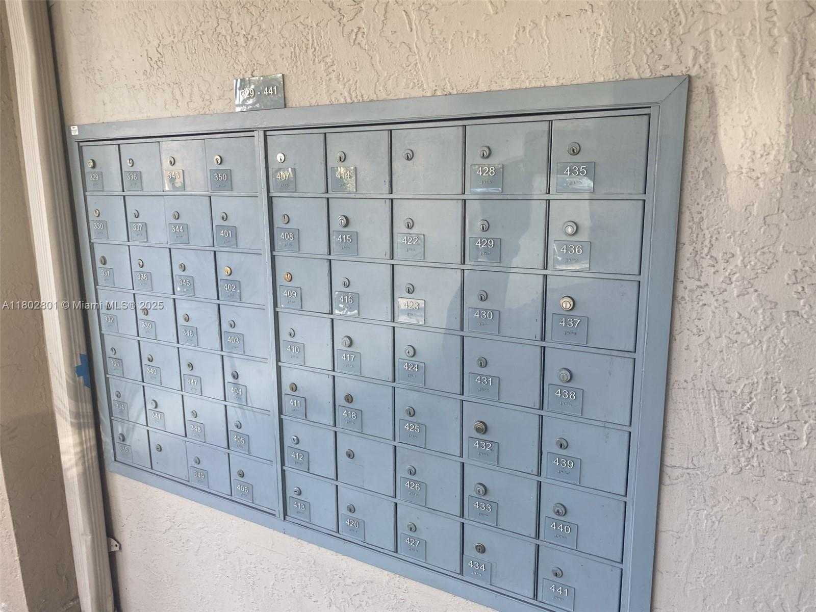 Small Image of 8290 LAKE DR #433, Doral Number 18