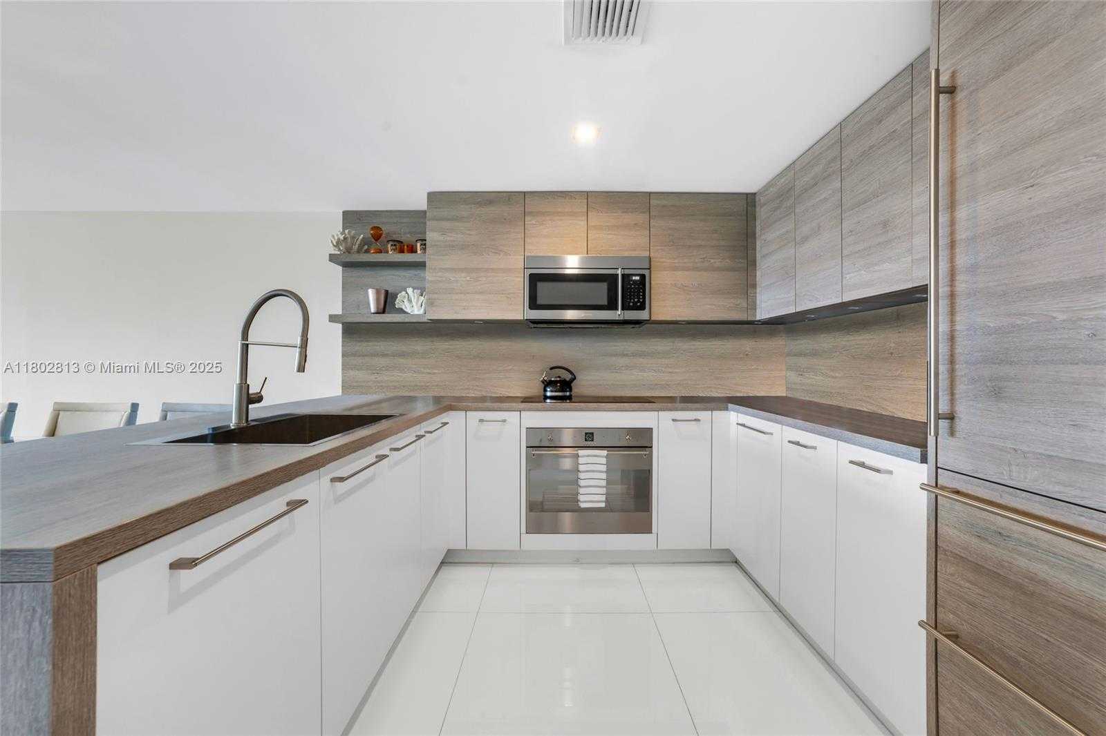 Small Image of 400 SUNNY ISLES BLVD #1106, Sunny Isles Beach Number 3