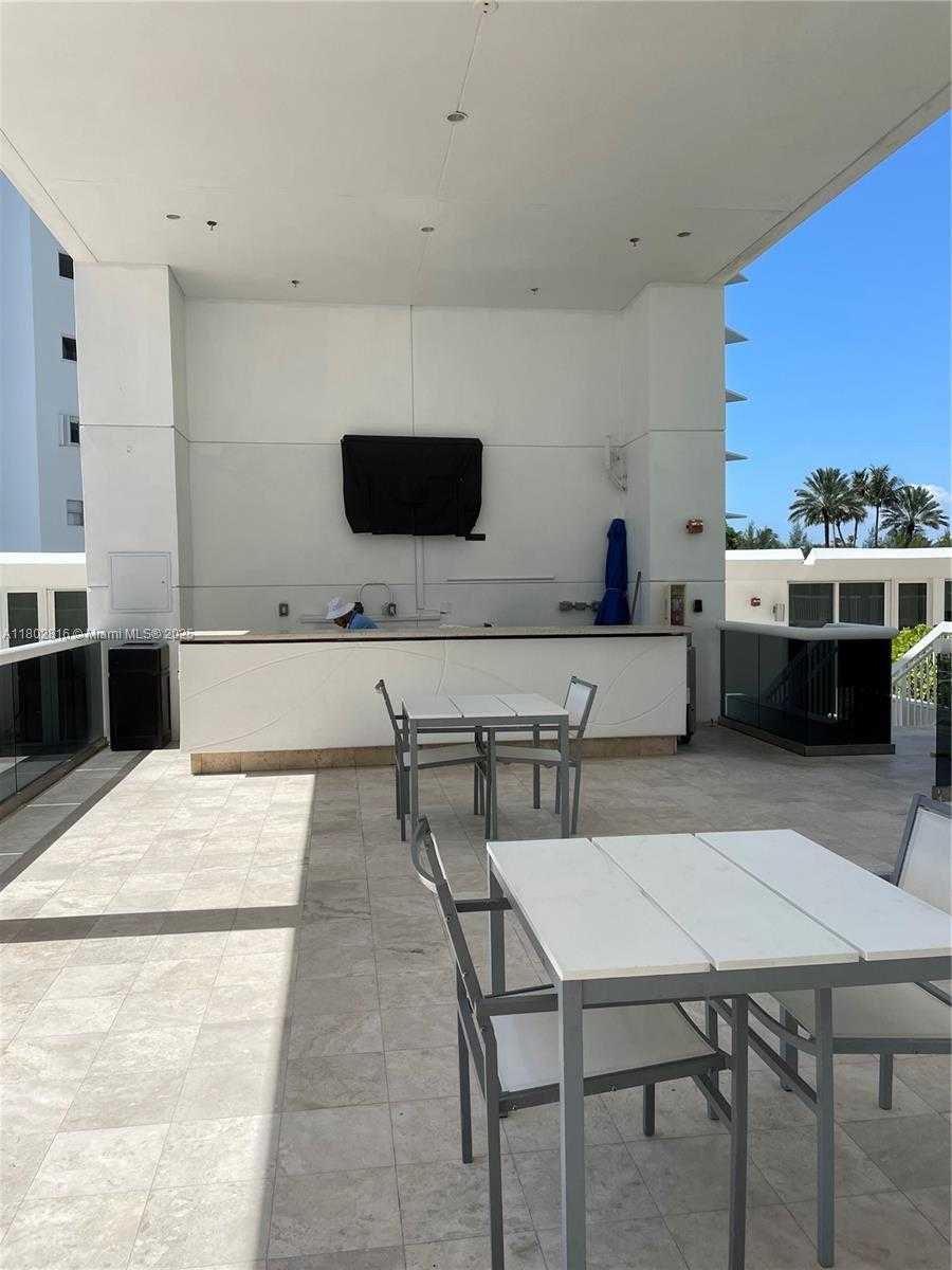 Small Image of 10275 COLLINS AVE #602, Bal Harbour Number 14