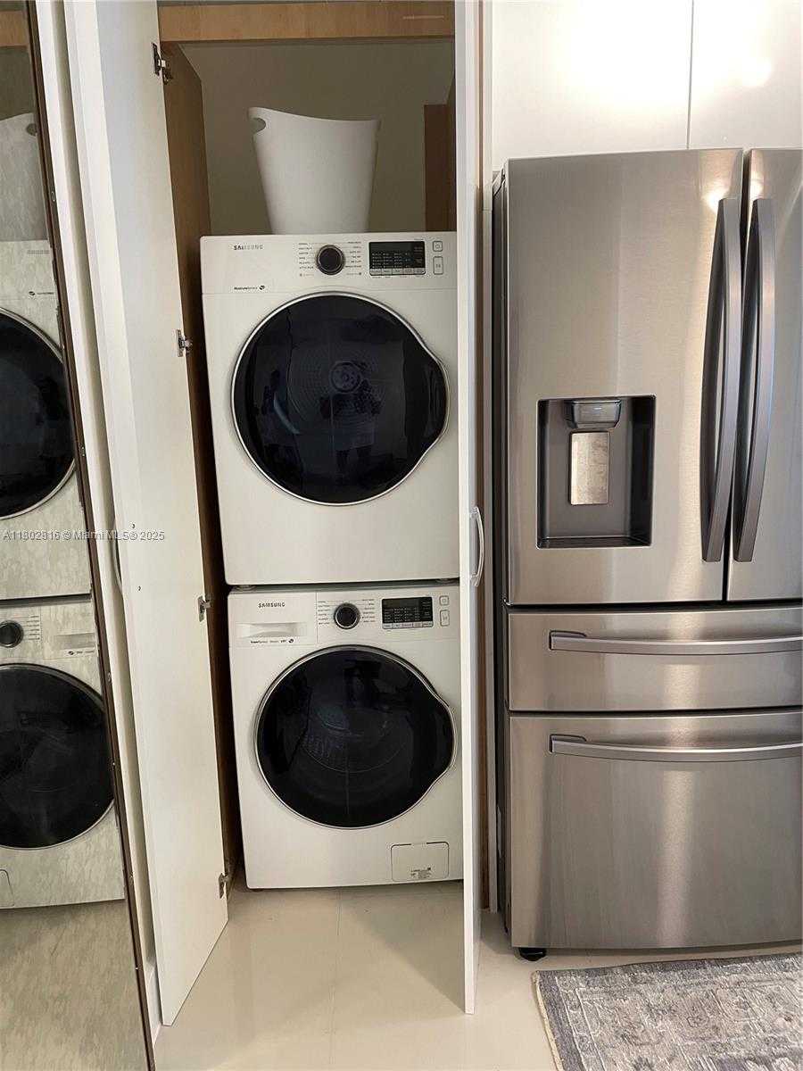 Small Image of 10275 COLLINS AVE #602, Bal Harbour Number 4