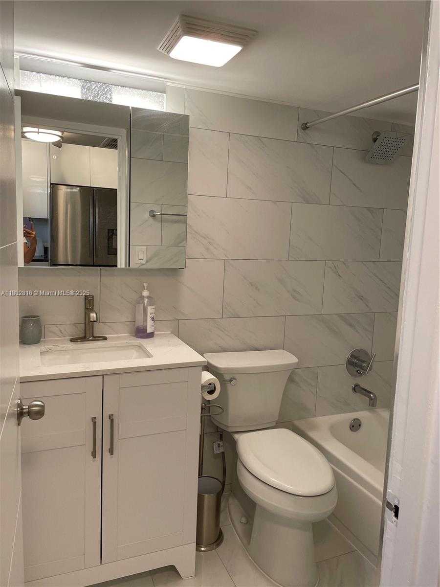 Small Image of 10275 COLLINS AVE #602, Bal Harbour Number 7
