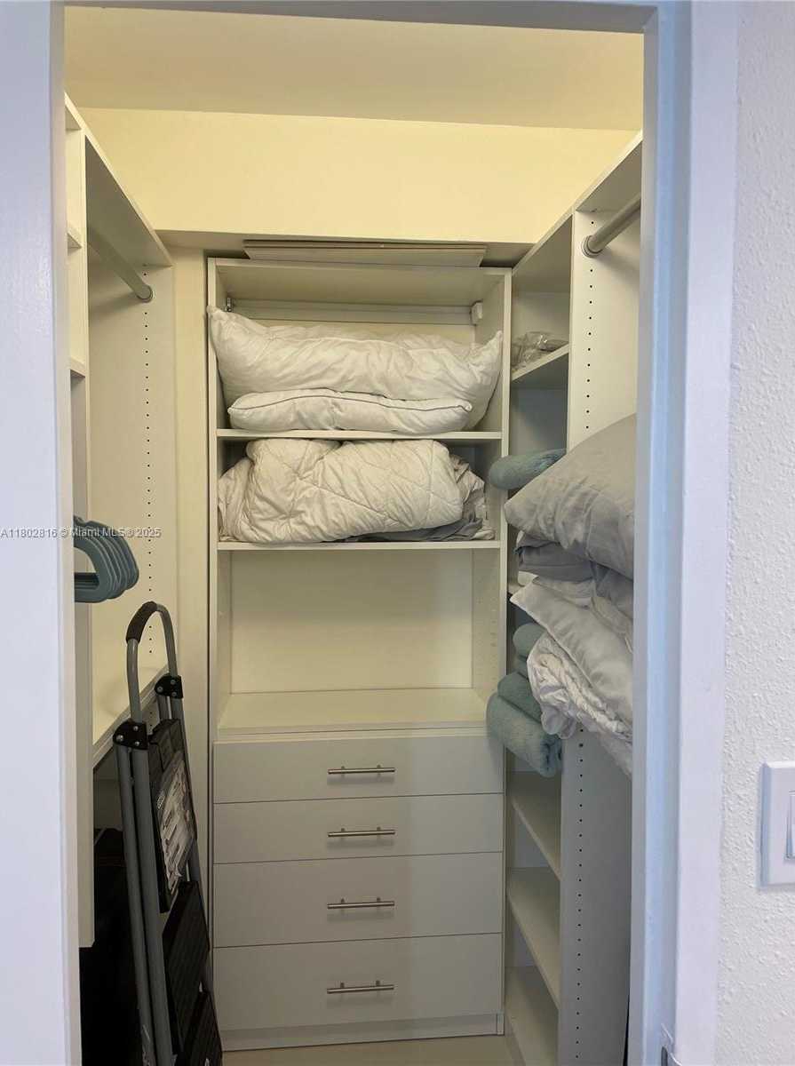Small Image of 10275 COLLINS AVE #602, Bal Harbour Number 8