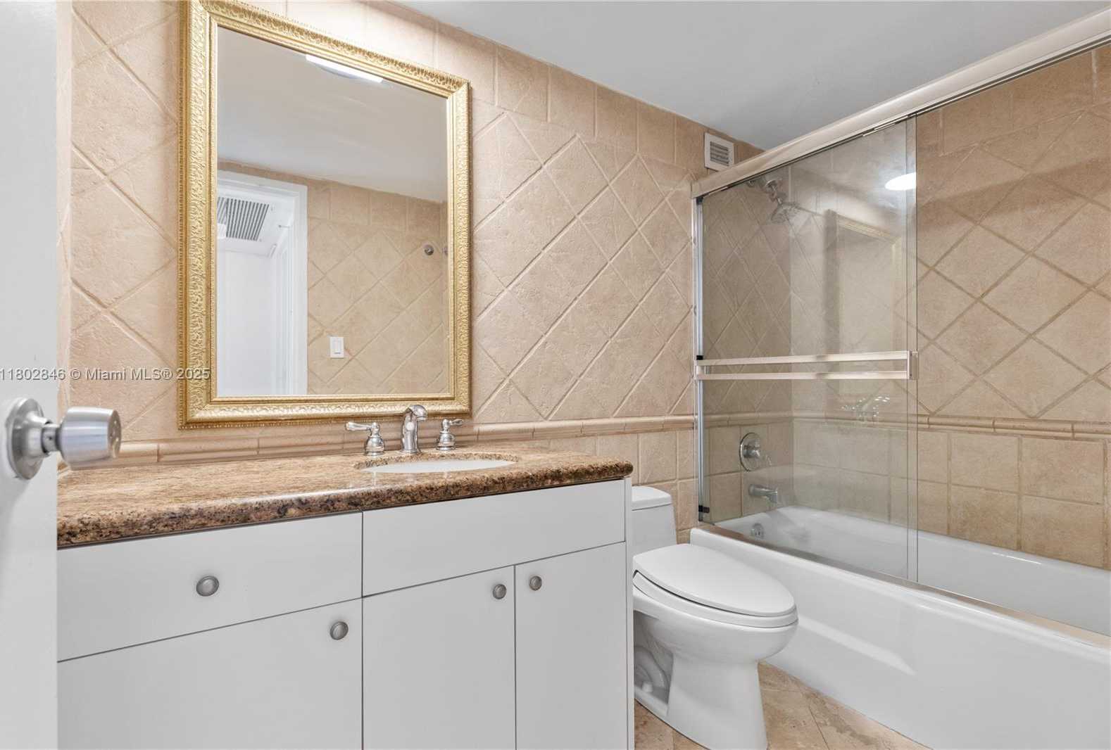 Small Image of 5700 COLLINS AVE #10D, Miami Beach Number 23