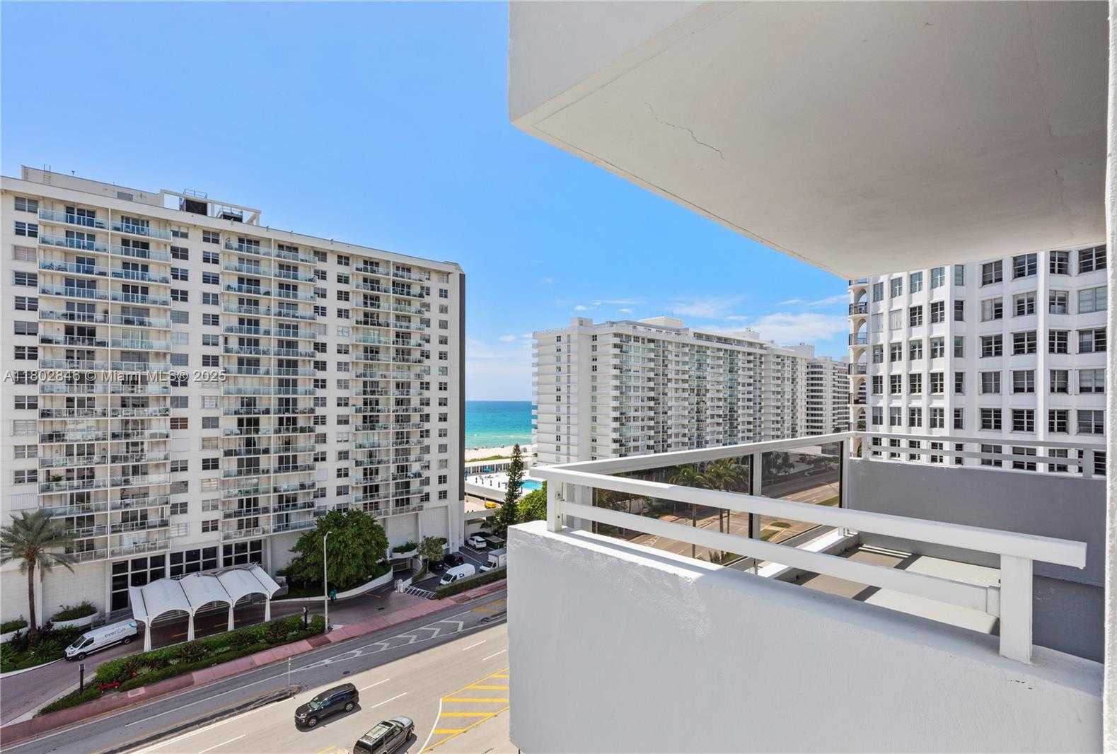 Small Image of 5700 COLLINS AVE #10D, Miami Beach Number 32