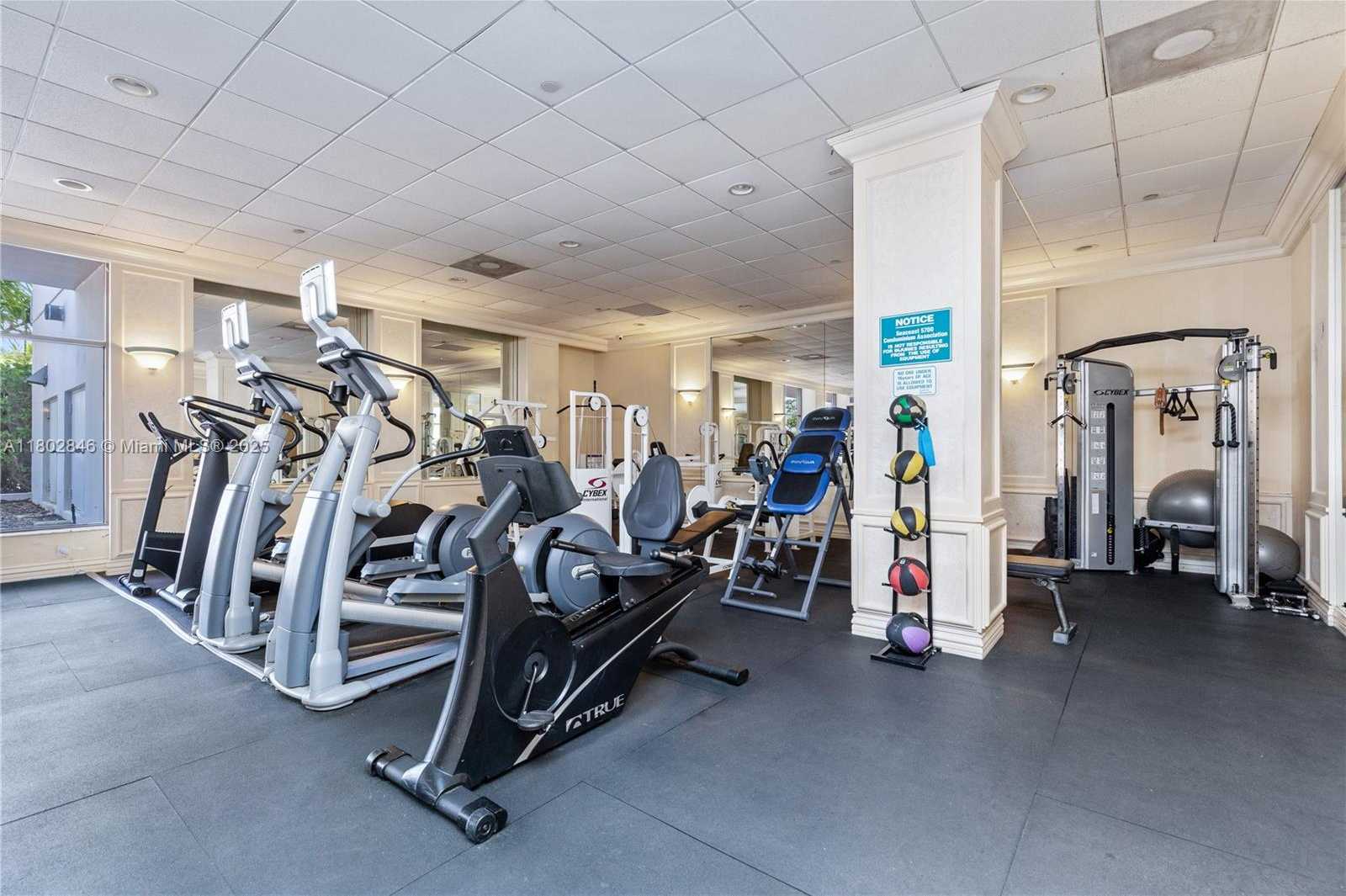 Small Image of 5700 COLLINS AVE #10D, Miami Beach Number 33