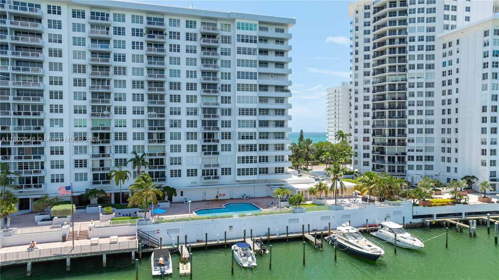 Small Image of 5700 COLLINS AVE #10D, Miami Beach Number 45