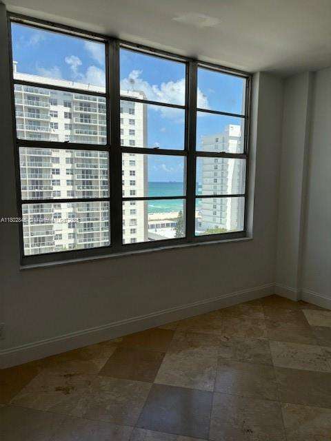 Small Image of 5700 COLLINS AVE #10D, Miami Beach Number 6