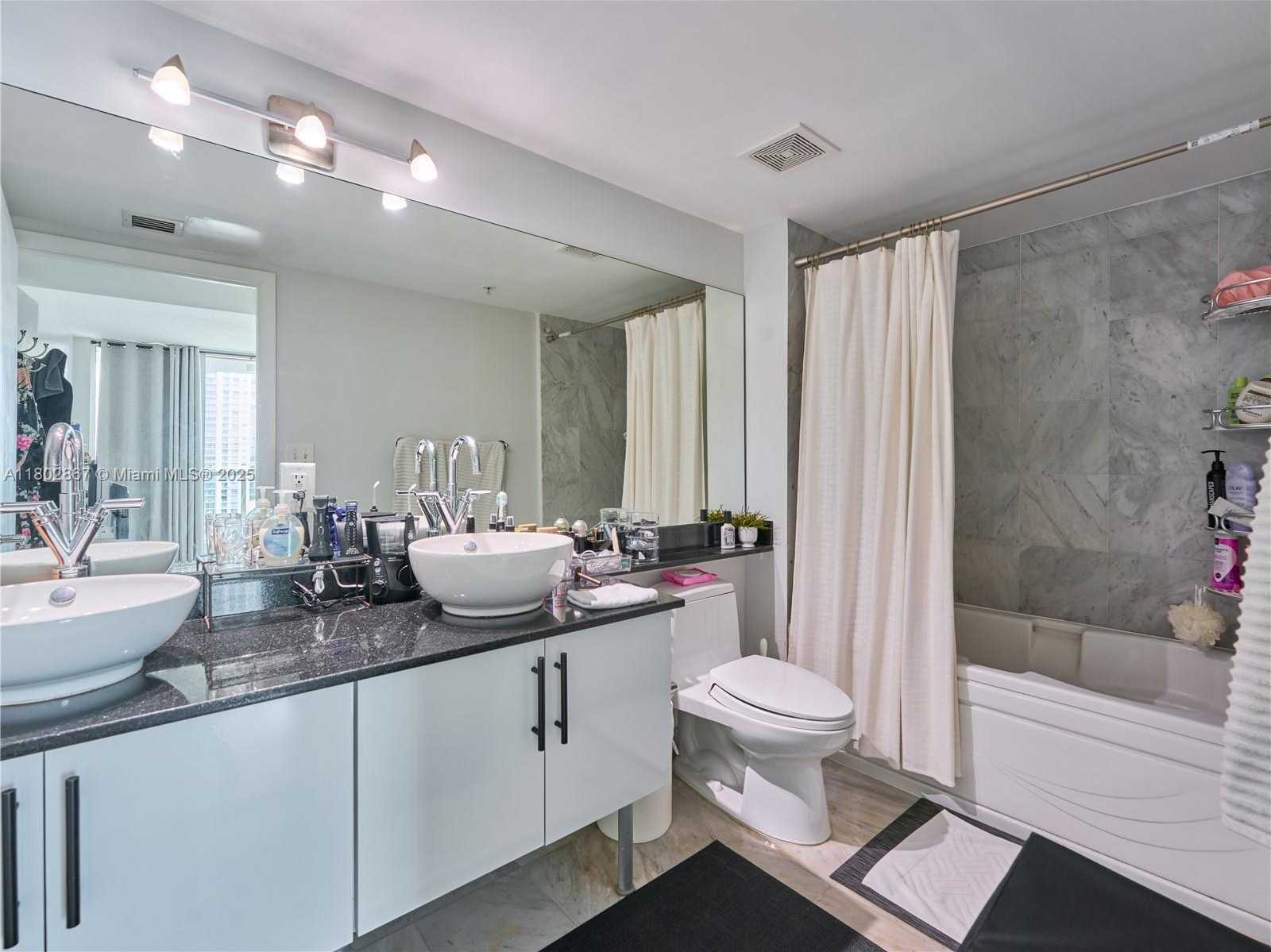 Small Image of 31 SOUTH EAST 5TH ST #1801, Miami Number 13