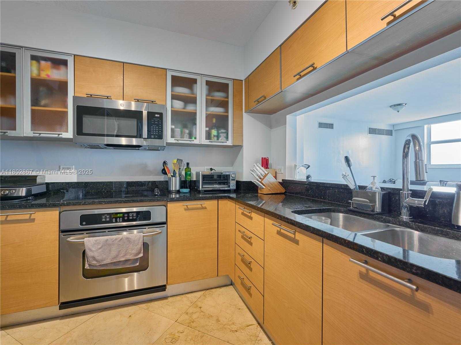 Small Image of 31 SOUTH EAST 5TH ST #1801, Miami Number 4