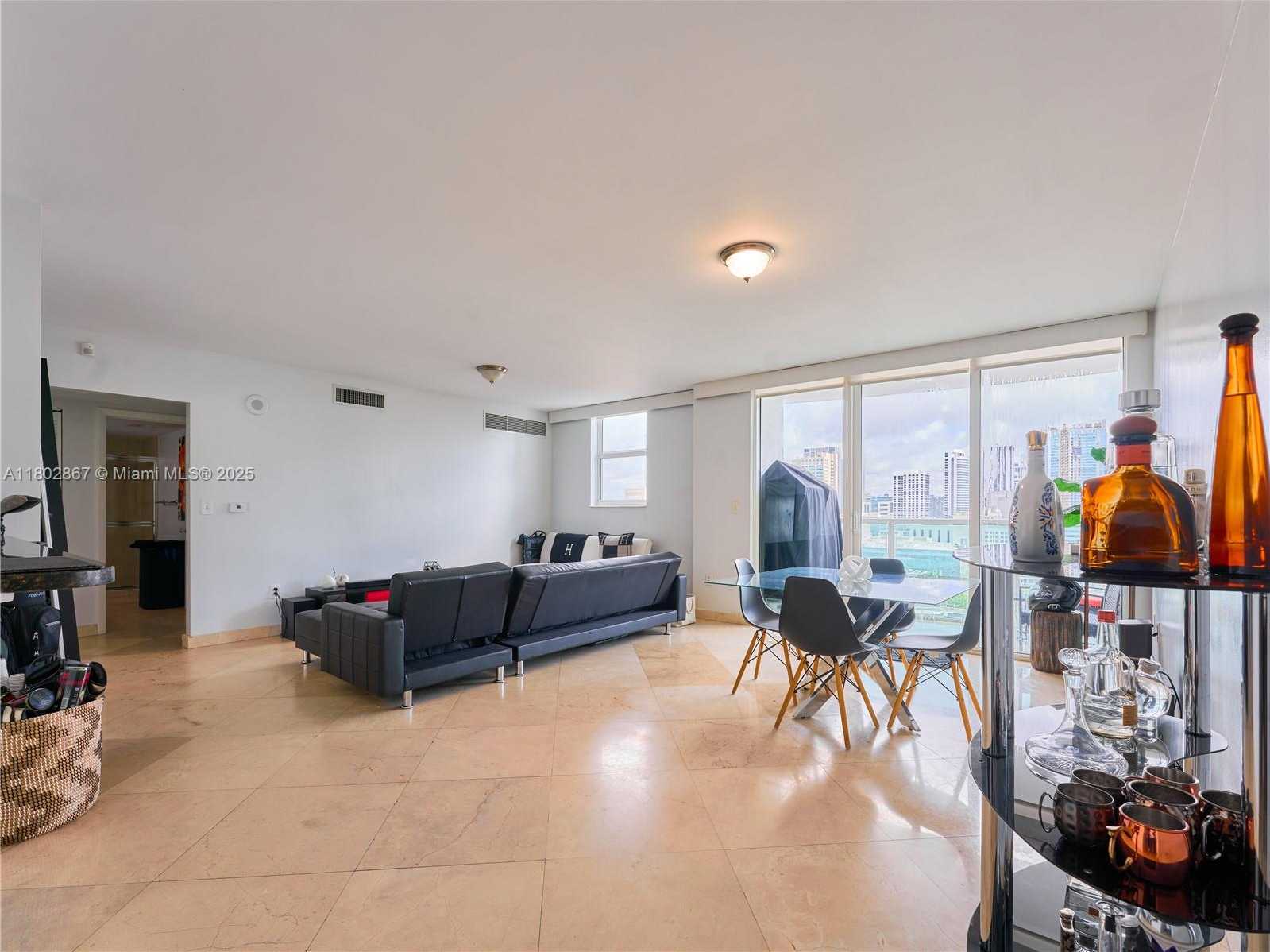 Small Image of 31 SOUTH EAST 5TH ST #1801, Miami Number 5