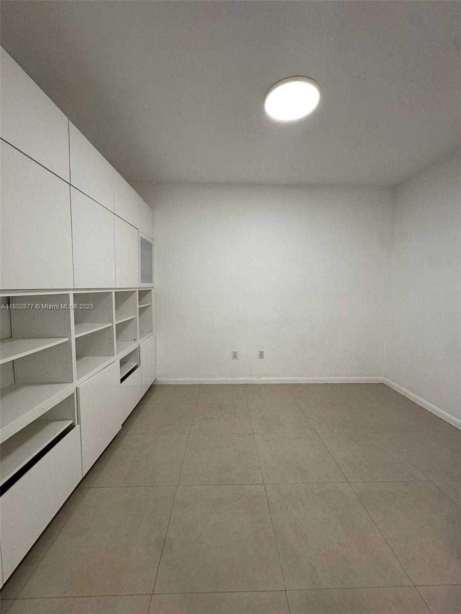 Small Image of 3330 NORTH EAST 190TH ST #1017, Aventura Number 13