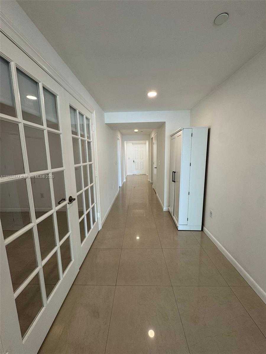 Small Image of 3330 NORTH EAST 190TH ST #1017, Aventura Number 3