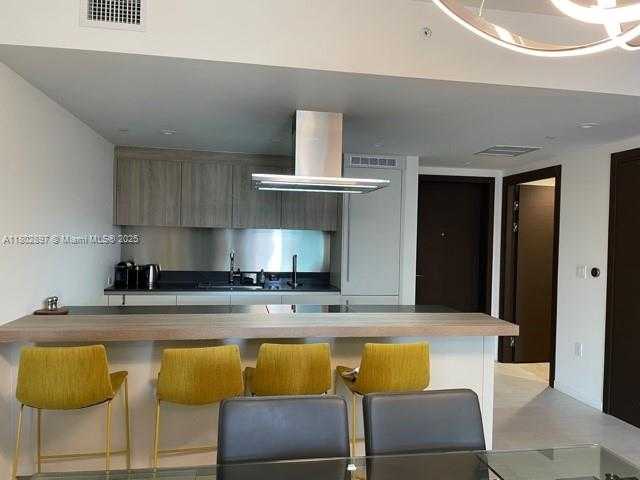 Small Image of 1000 BRICKELL PLZ #3114, Miami Number 5
