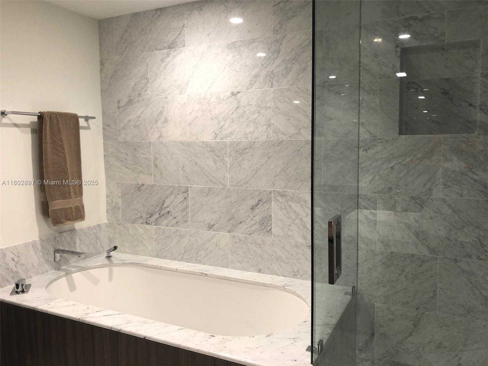 Small Image of 1000 BRICKELL PLZ #3114, Miami Number 8