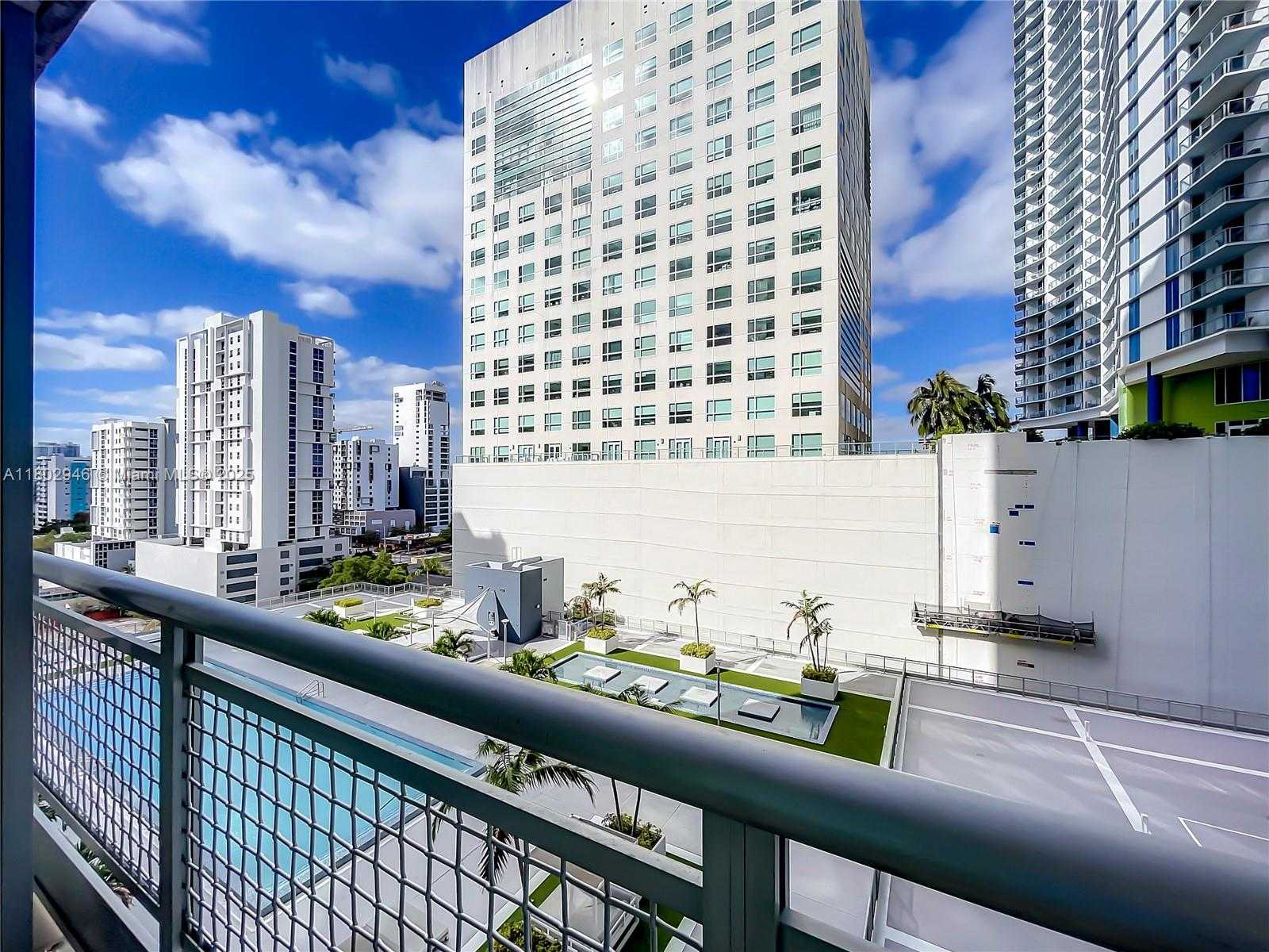 Small Image of 690 SOUTH WEST 1ST CT #1232, Miami Number 14