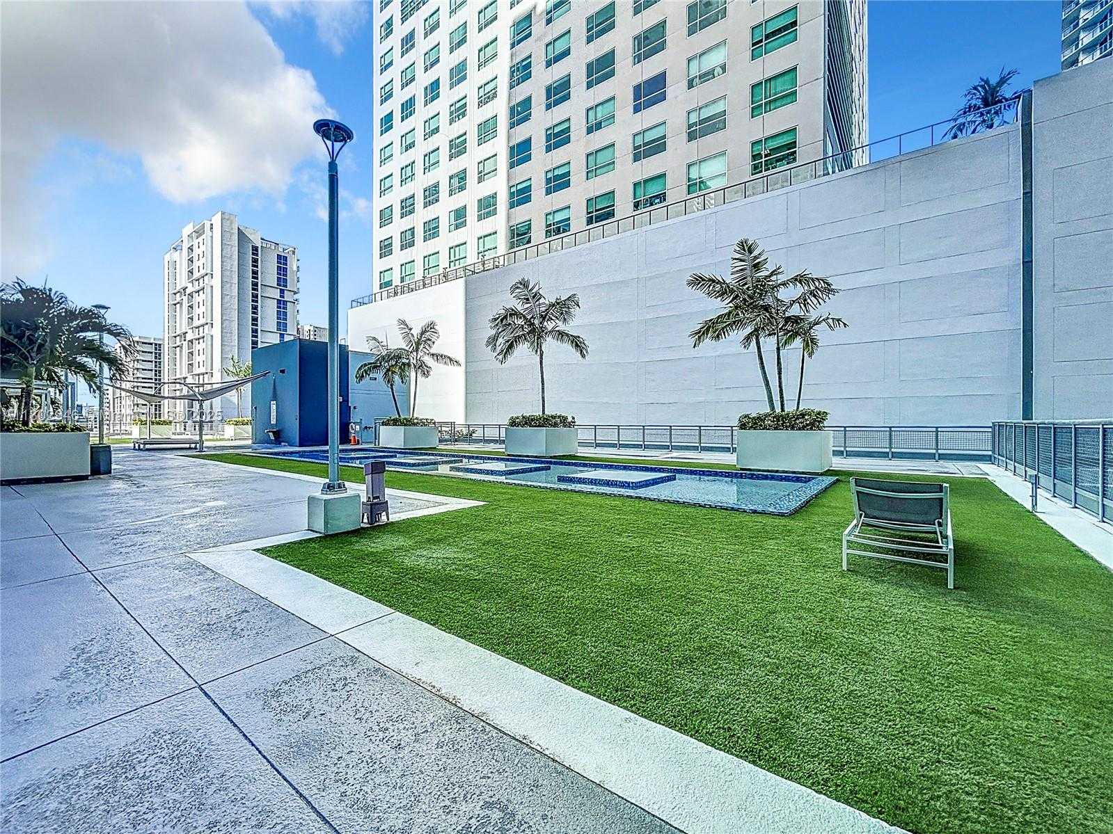 Small Image of 690 SOUTH WEST 1ST CT #1232, Miami Number 42