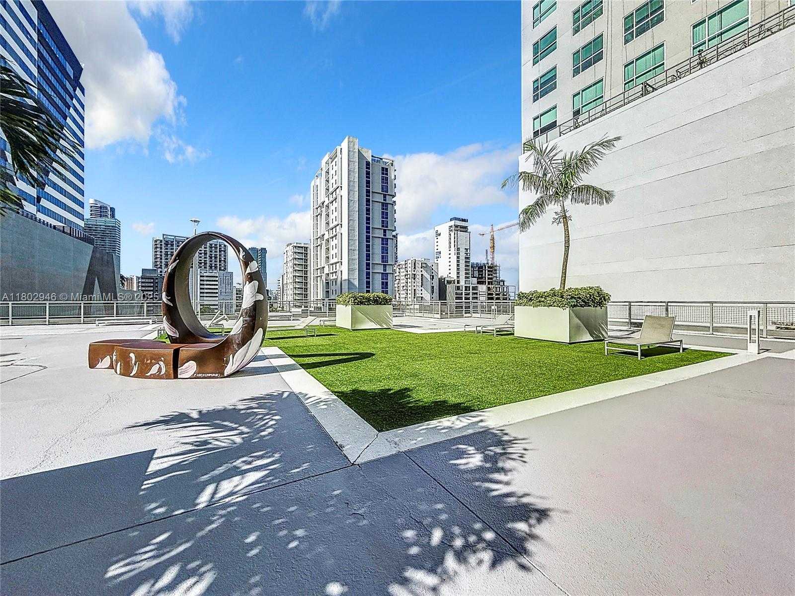 Small Image of 690 SOUTH WEST 1ST CT #1232, Miami Number 51