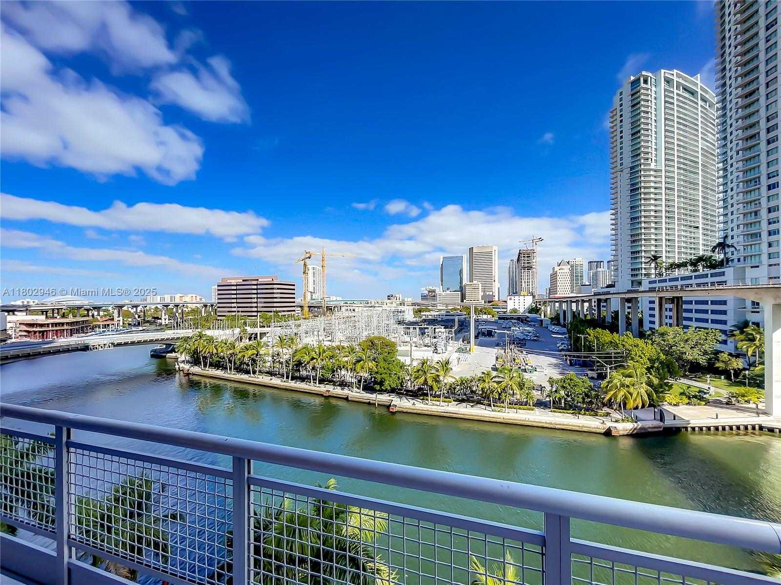 Small Image of 690 SOUTH WEST 1ST CT #1232, Miami Number 53
