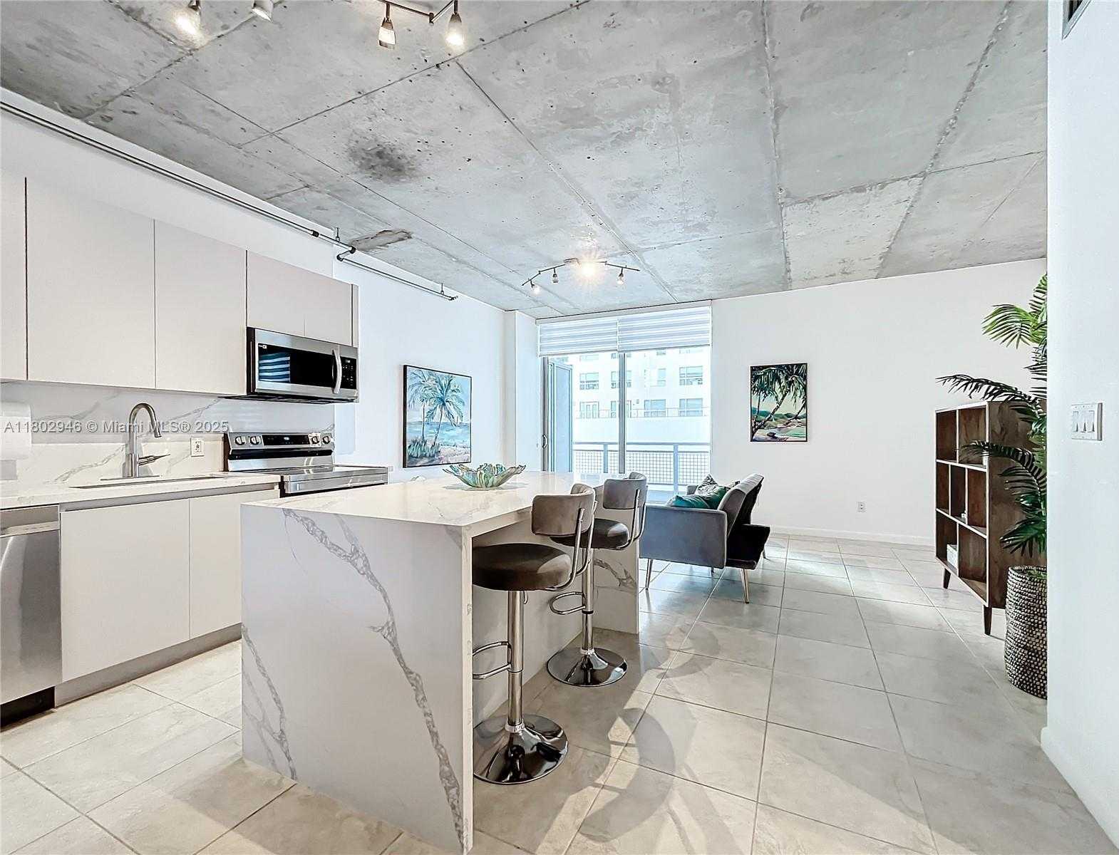 Small Image of 690 SOUTH WEST 1ST CT #1232, Miami Number 6